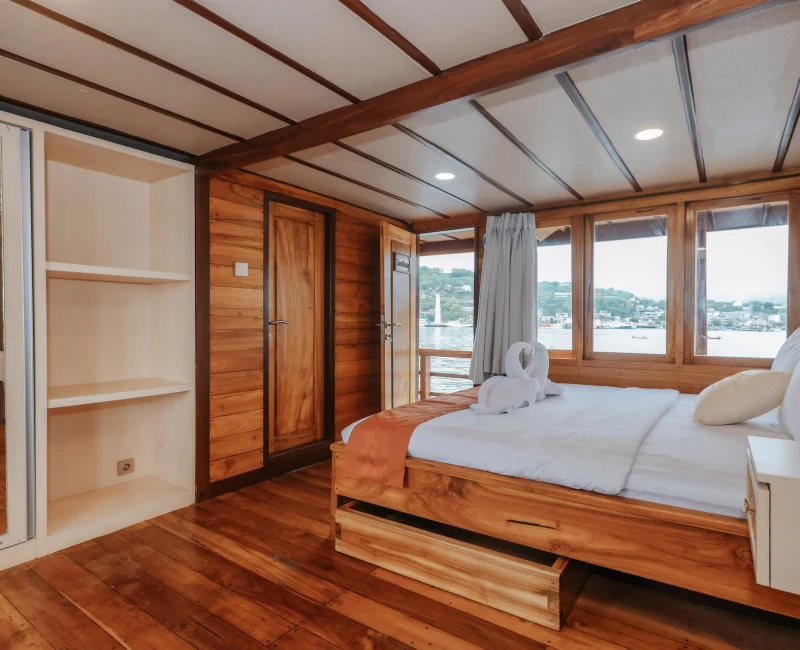 Deluxe_ Elrora Liveaboard